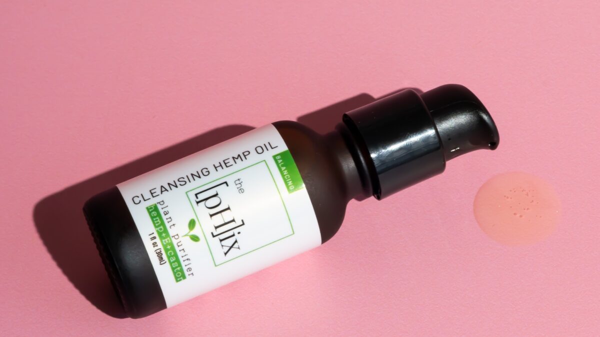 The phix Cleansing Vegan Oil