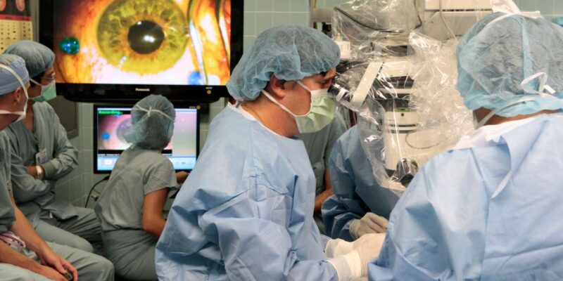 best ophthalmologists in dubai