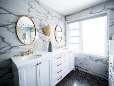 paint a bathroom vanity