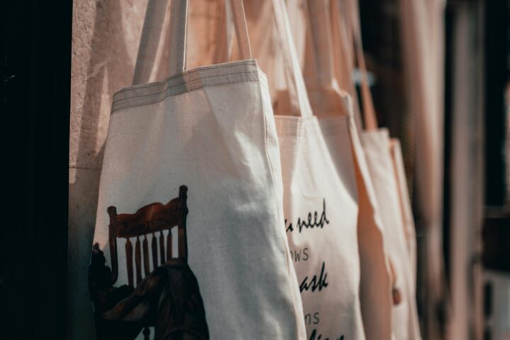 TOTE BAGS