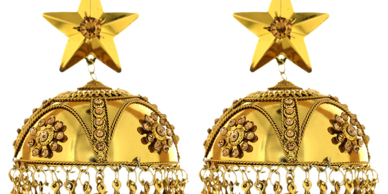 gold jhumka earrings