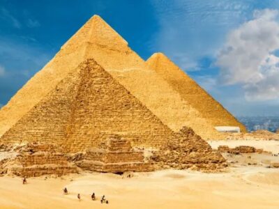 Tourist Guide for Pyramids